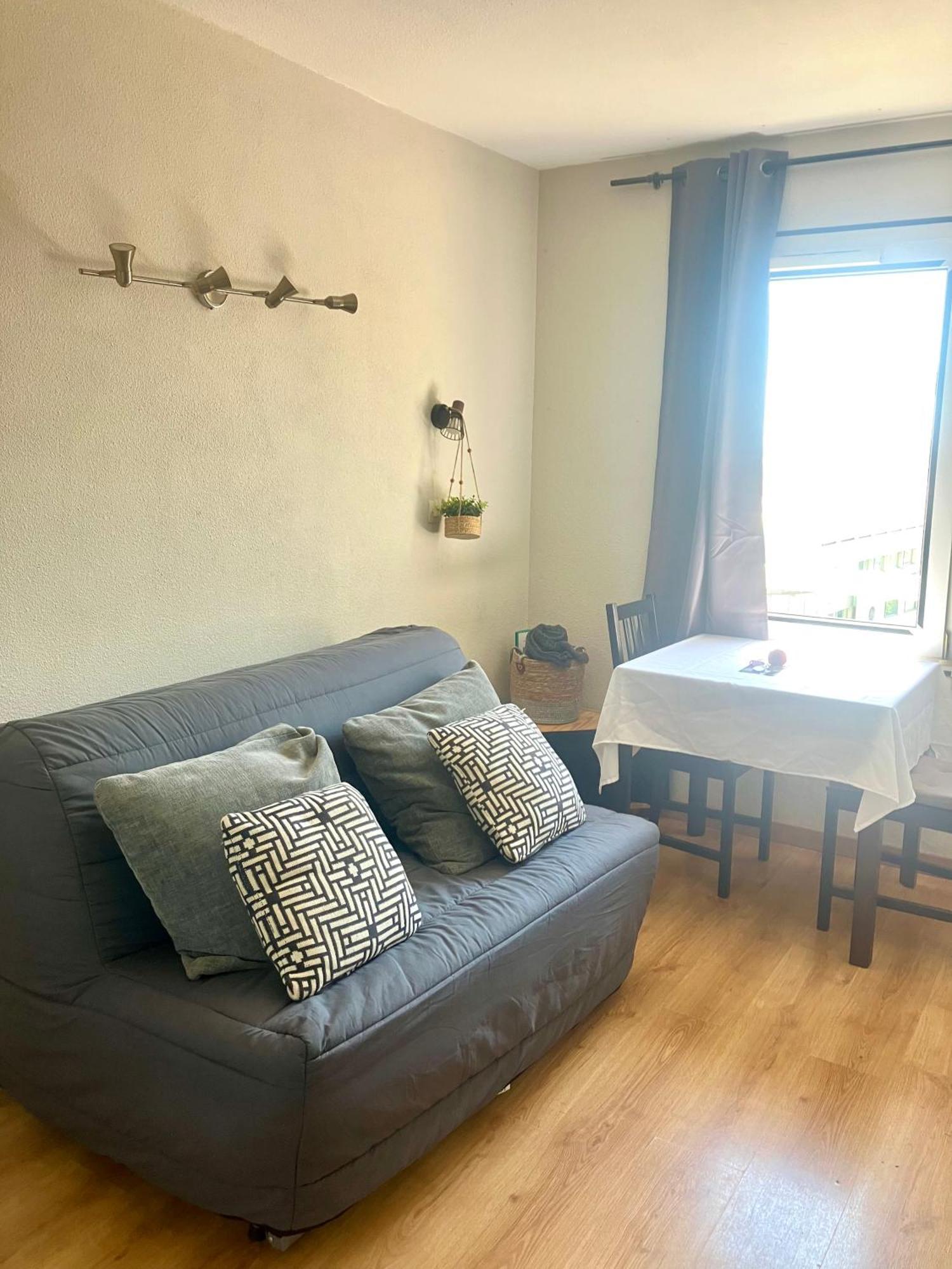 Appartement 2 Pieces En Etage Eleve, Centre-Ville Au Calme, Petite Vue Mer Nice Luaran gambar